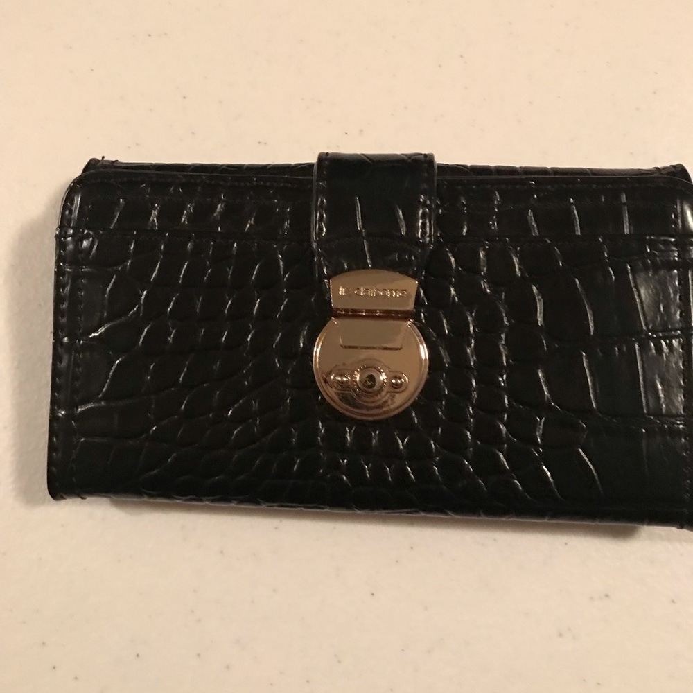 Brand New Liz Claiborne texture wallet
